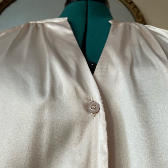 Luxe by Lularoe Celeste satin blouse in champagne size medium - Picture 4 of 8